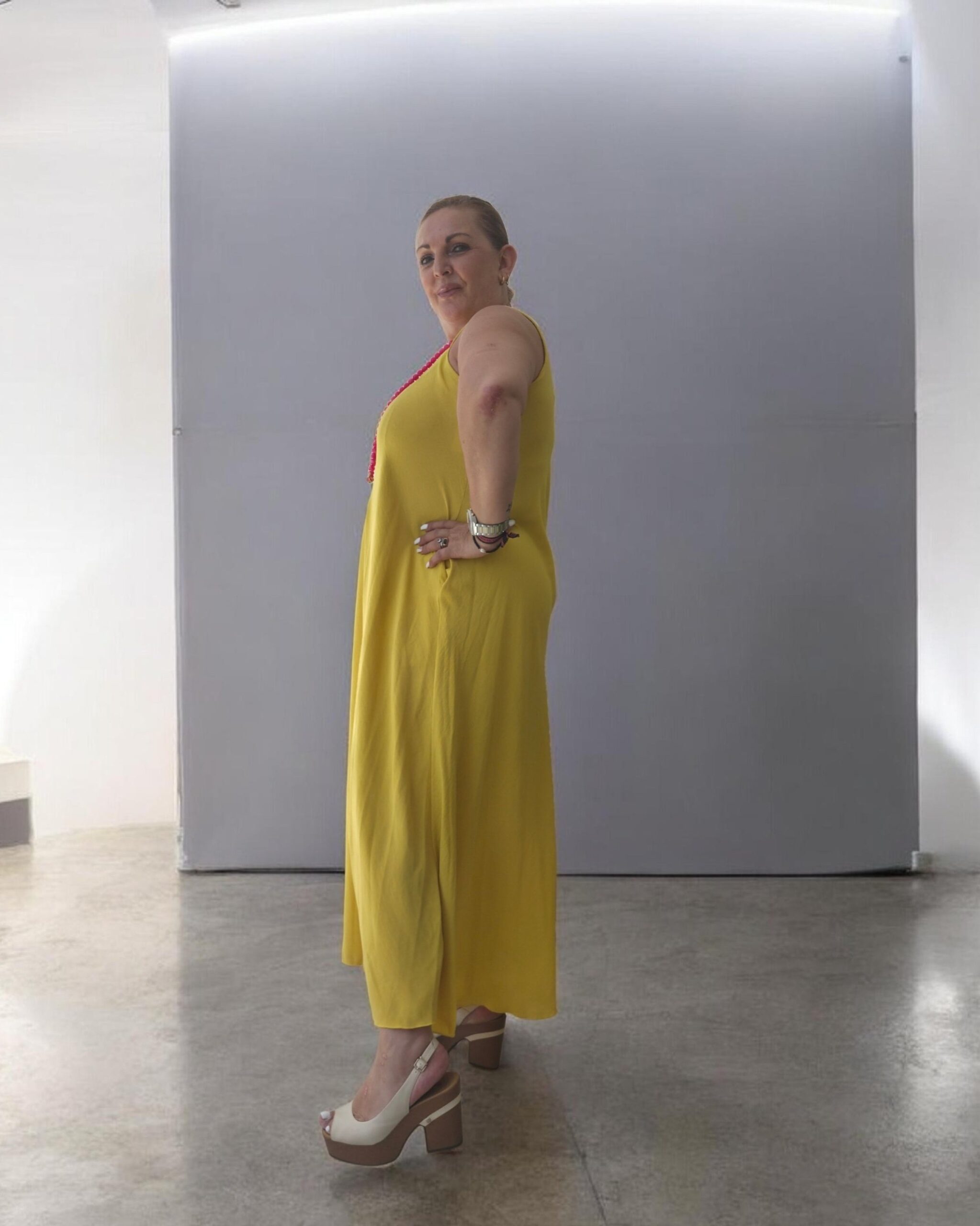 2026/06/1000206295-scaled.jpg vestido brisa amarillo