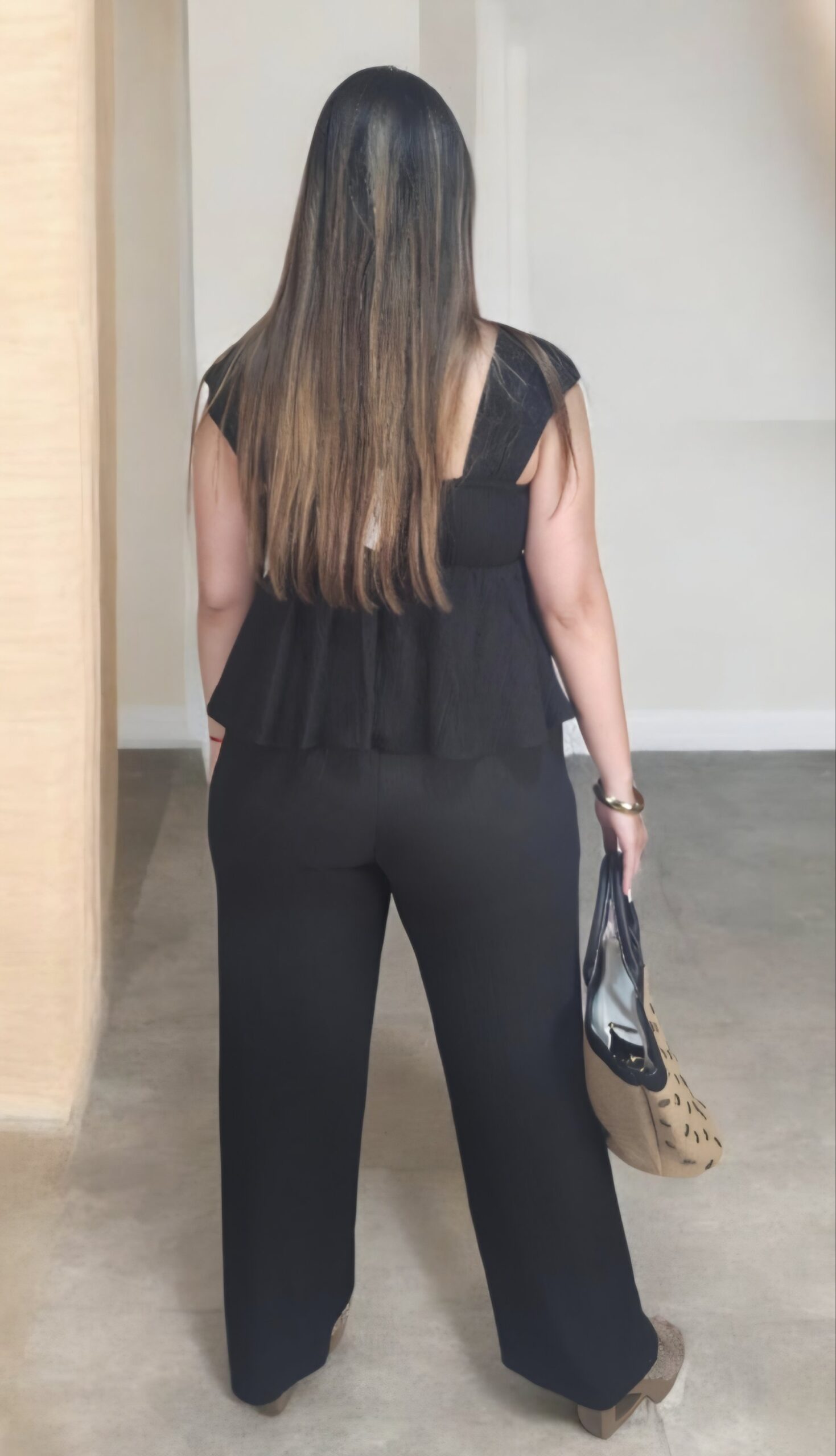 2026/07/1000239091-scaled.jpg conjunto aqua negro