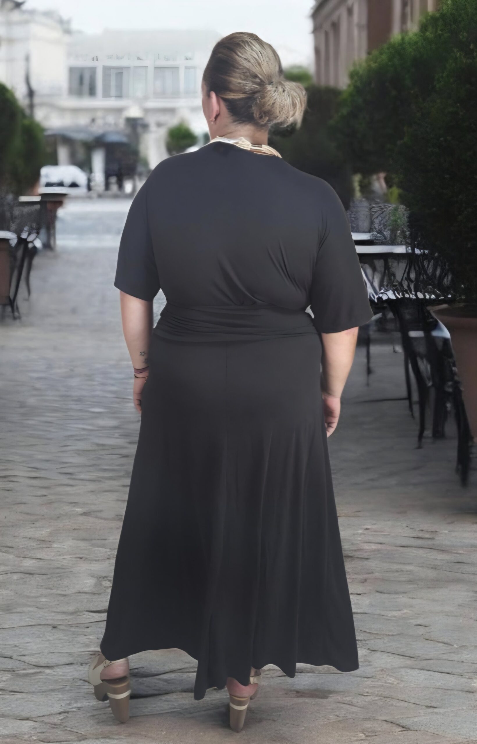 2026/07/1000239105-scaled.jpg vestido aura negro