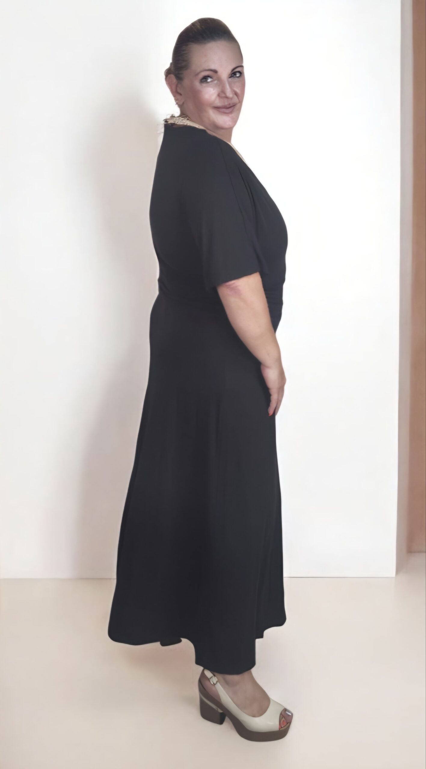 2026/07/1000239107-scaled.jpg vestido aura negro