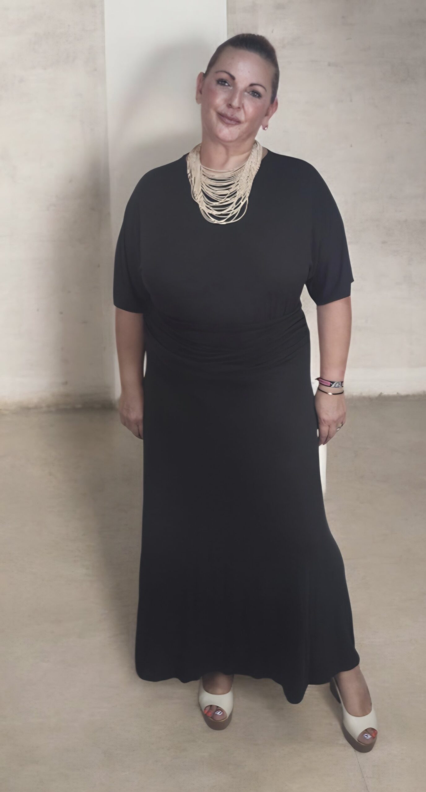 2026/07/1000239109-scaled.jpg vestido aura negro