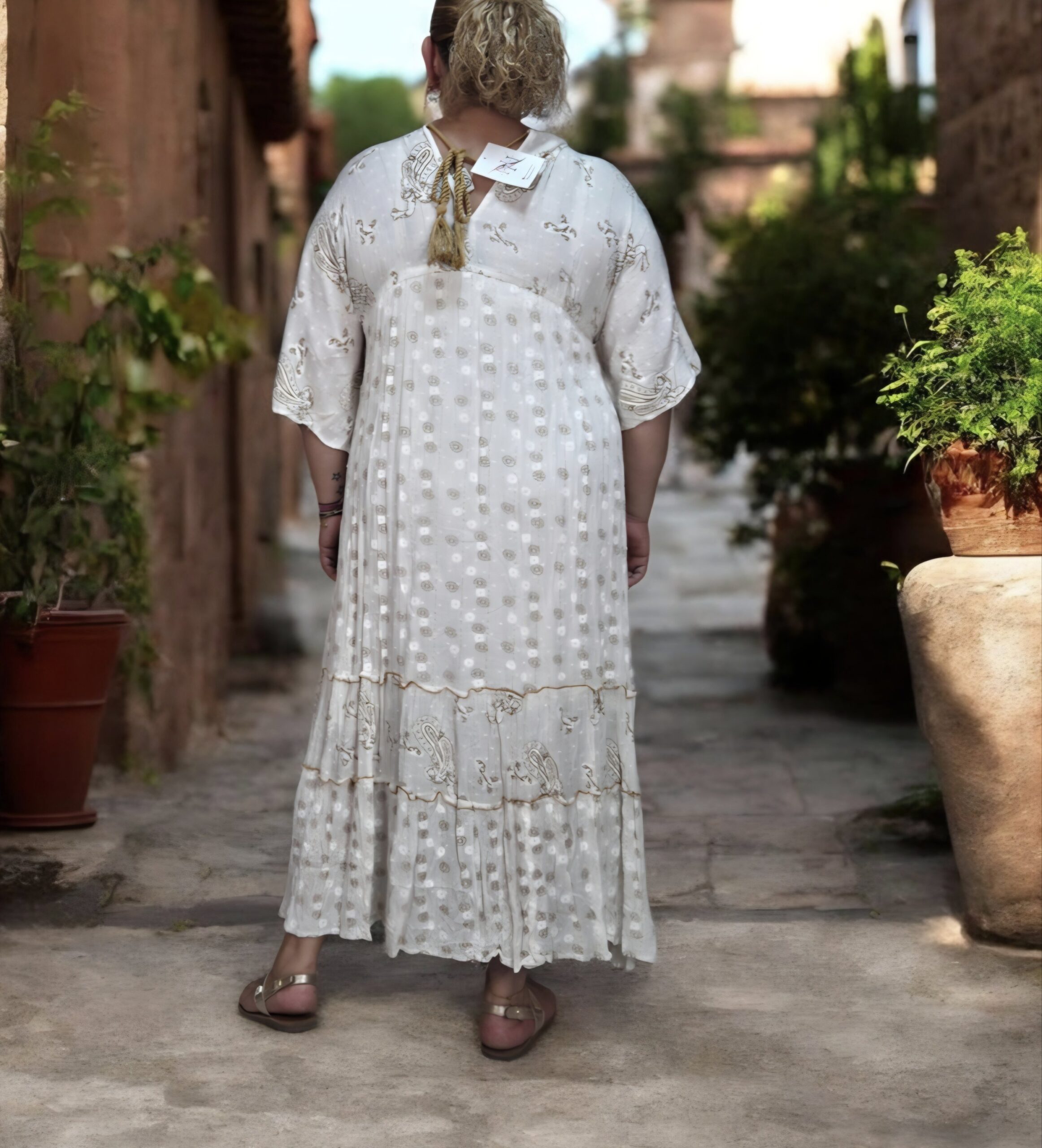 2026/08/1000262338-scaled.jpg vestido boho blanco y beige