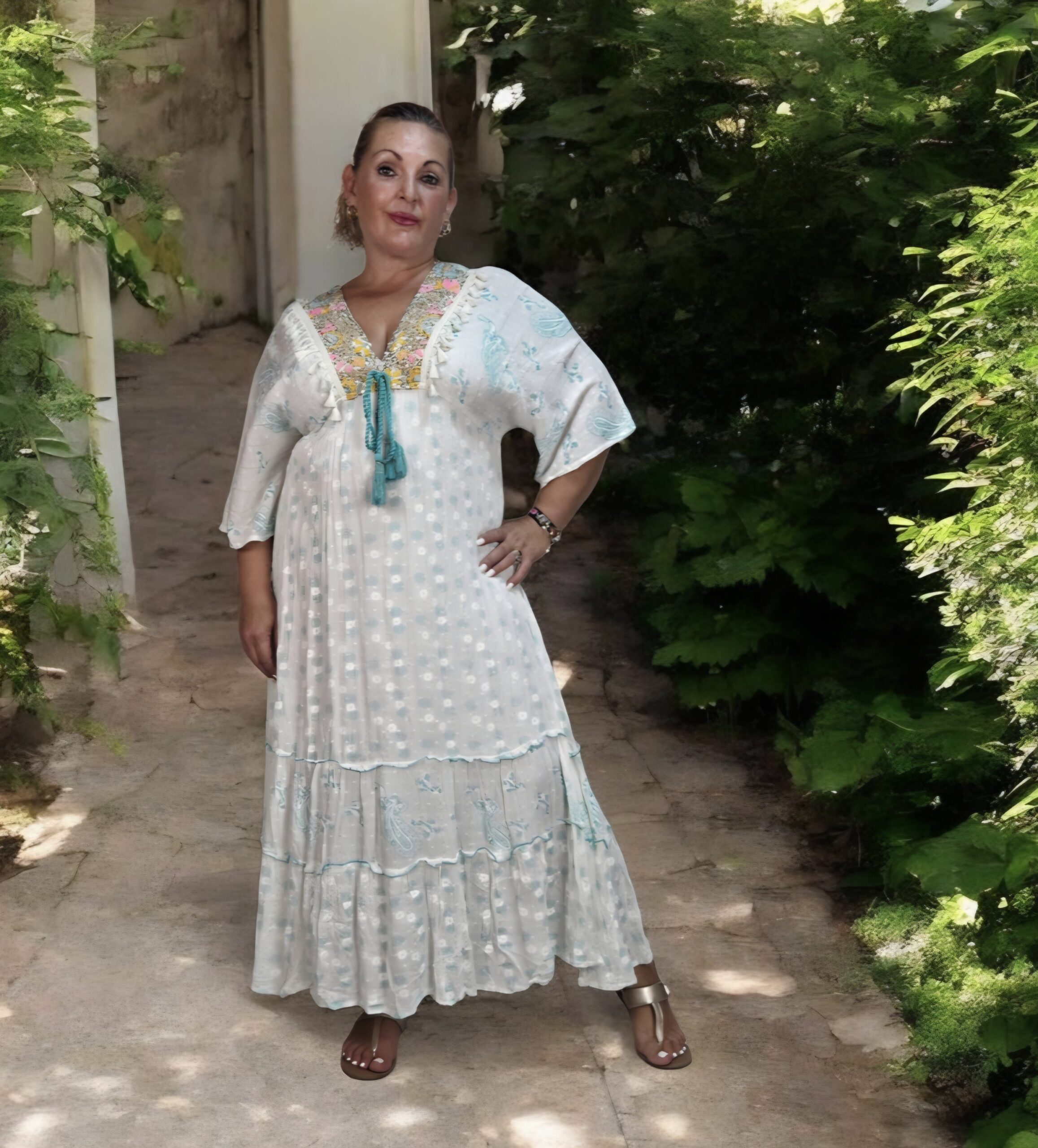 2026/08/1000262352-scaled.jpg vestido boho blanco y verde agua