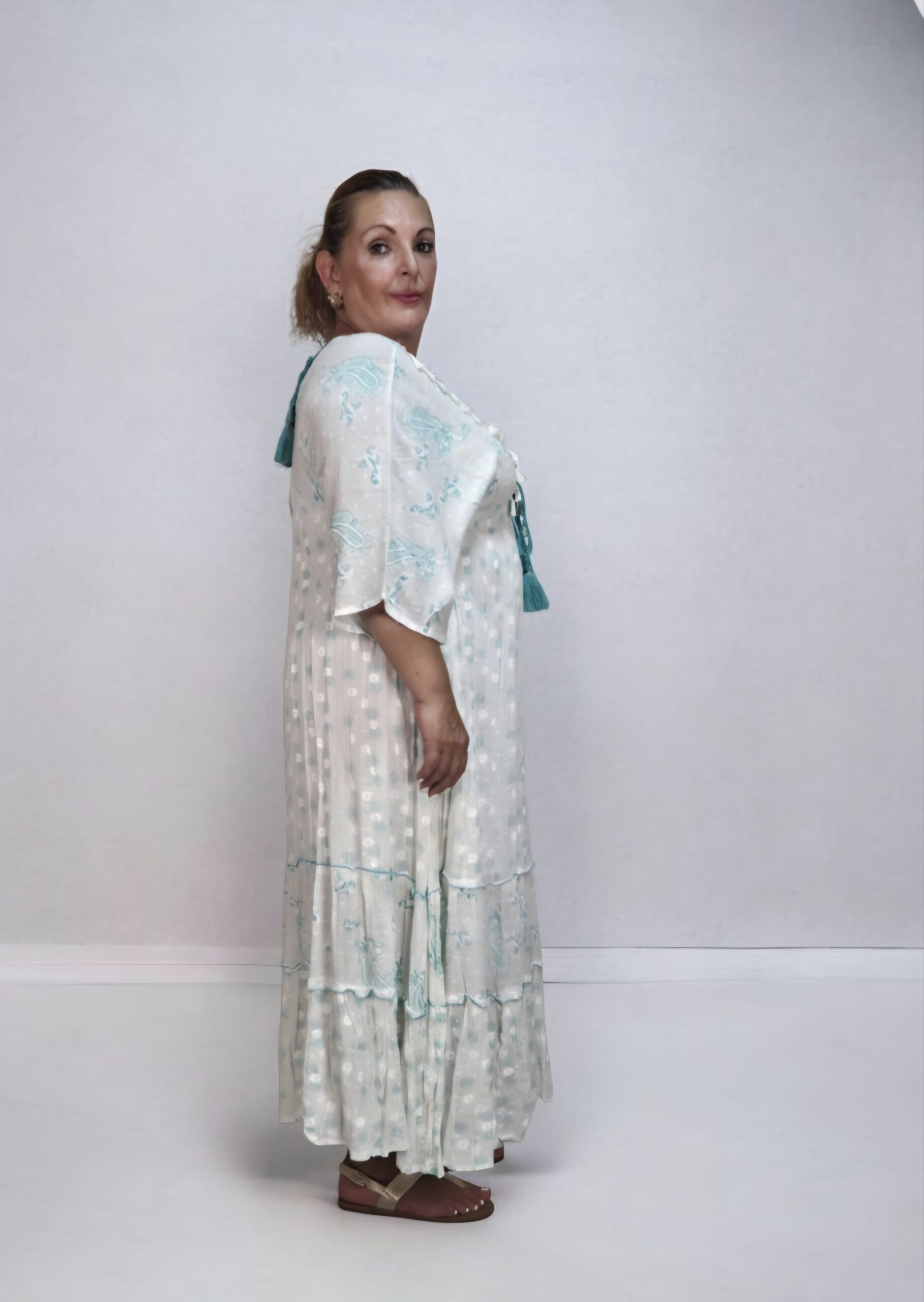 2026/08/1000262354-scaled.jpg vestido boho blanco y verde agua