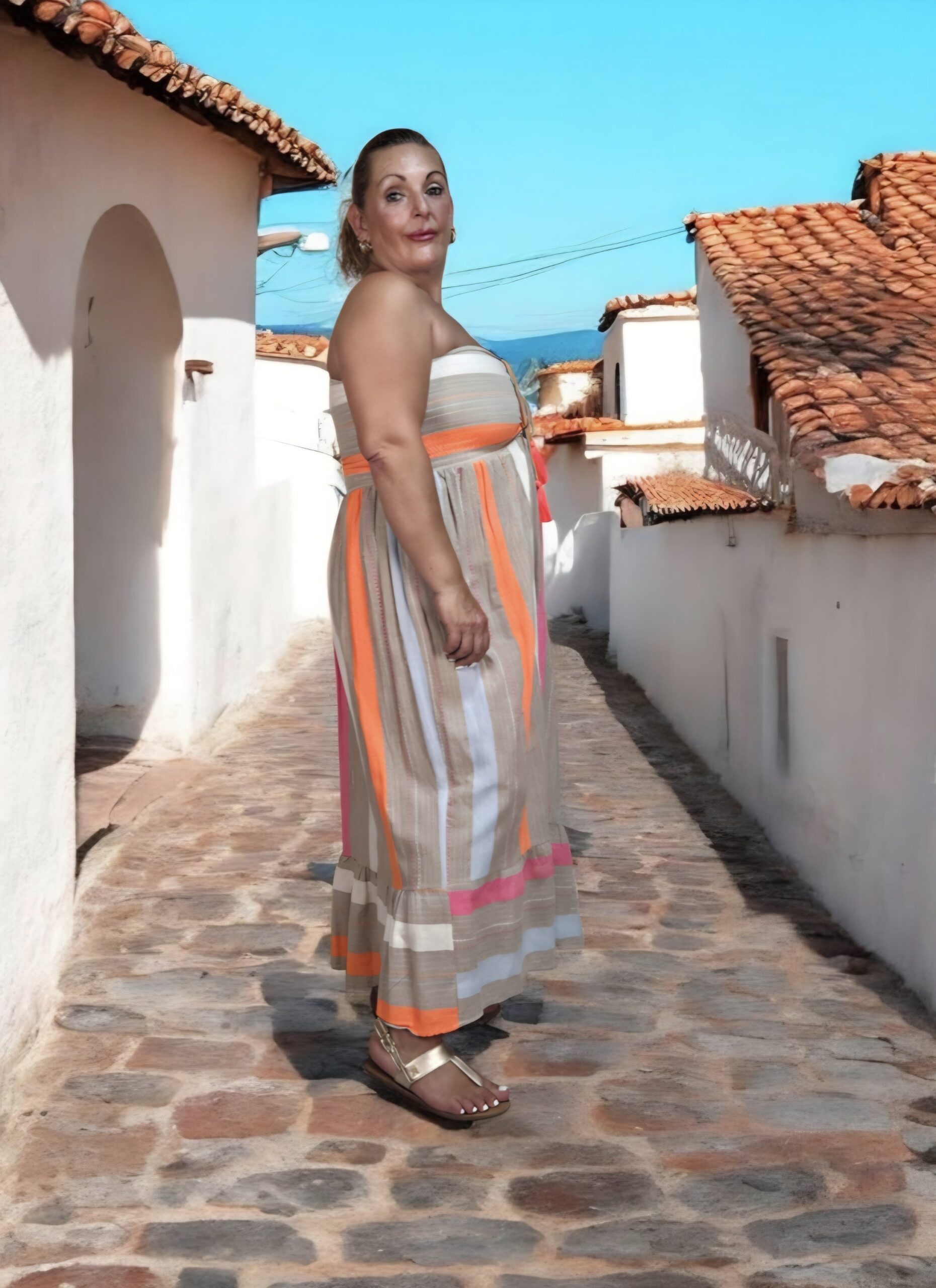 2026/08/1000262442-scaled.jpg vestido fluor