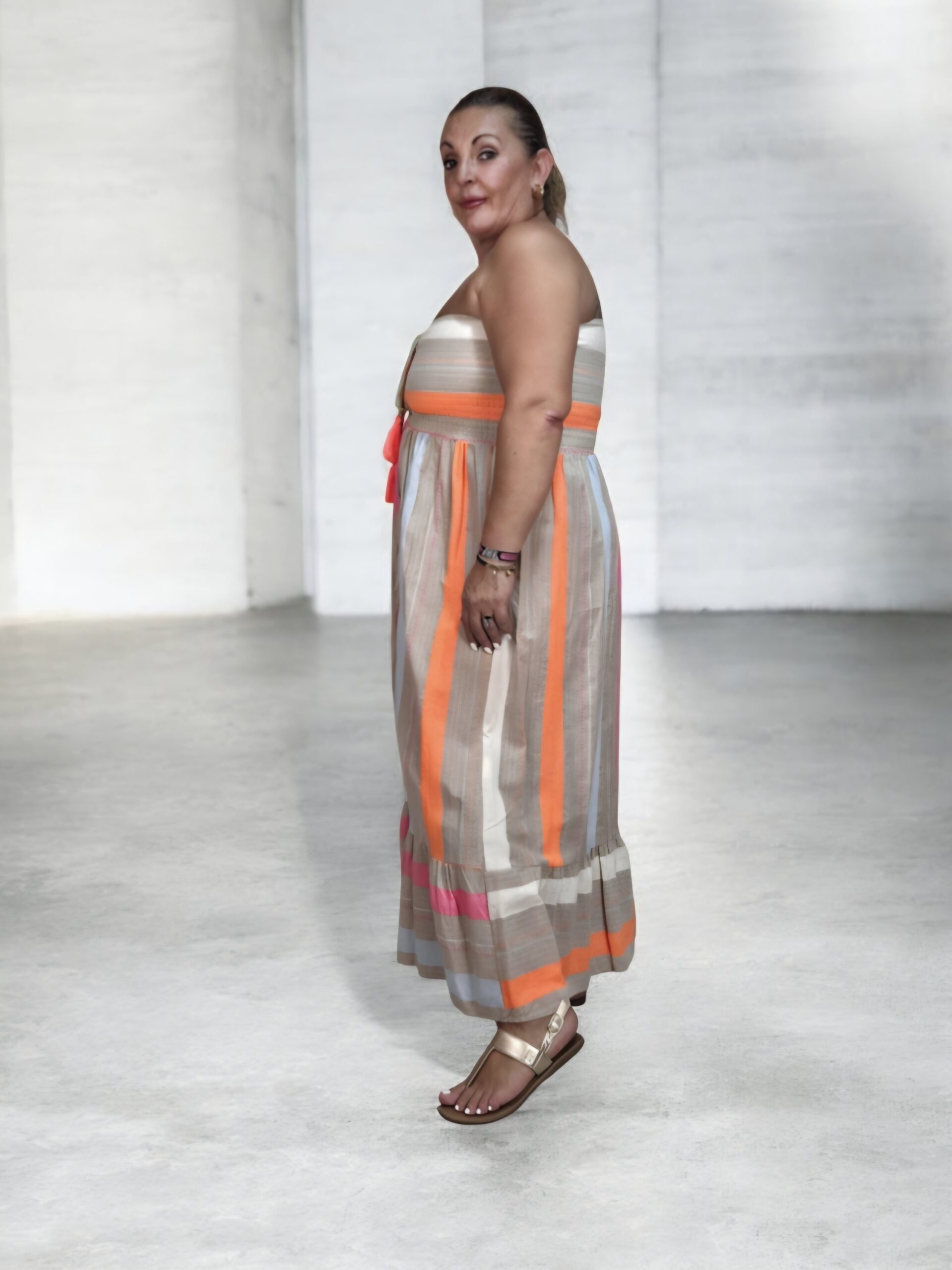 2026/08/1000262446-scaled.jpg vestido fluor