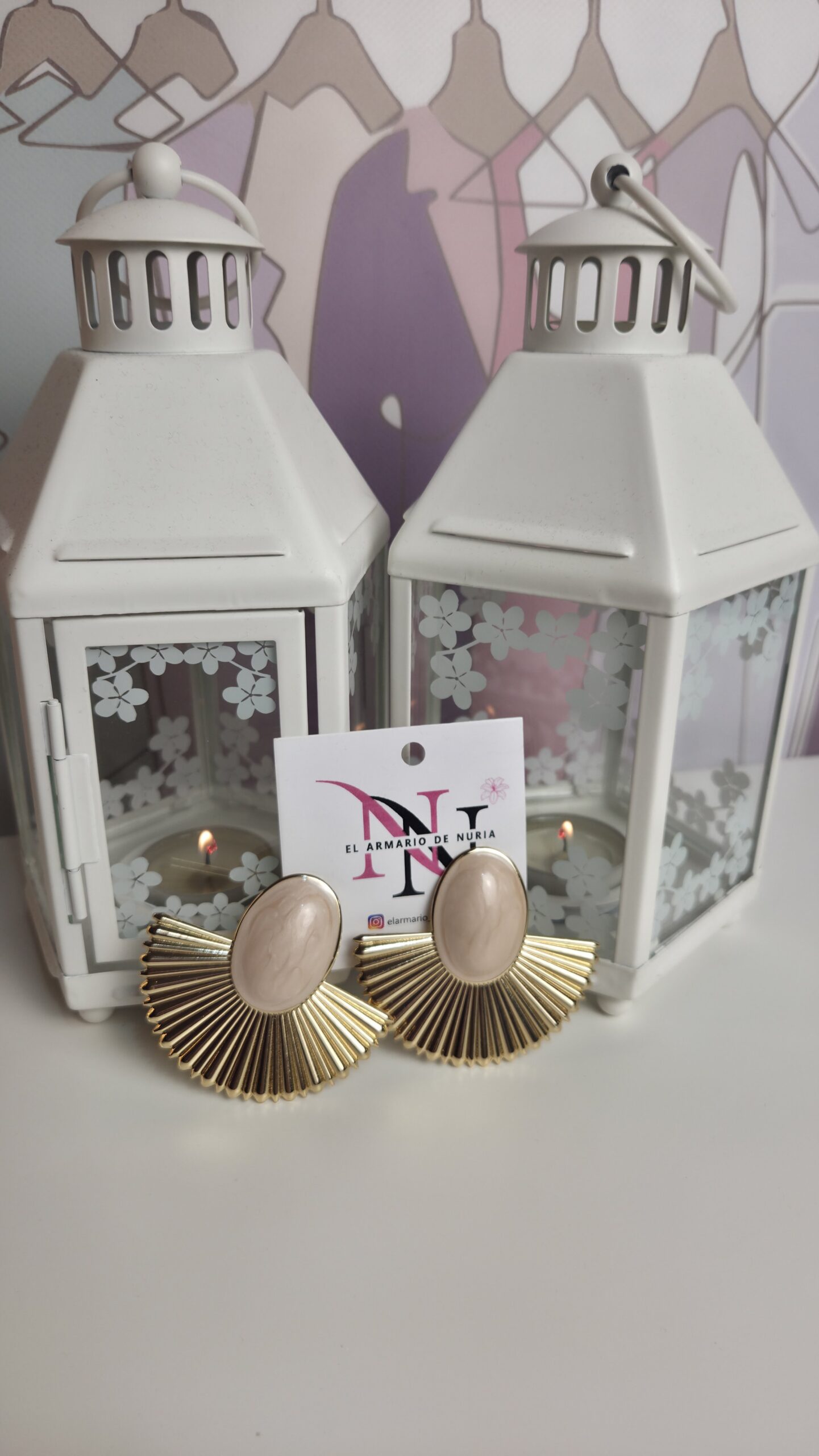 2026/09/1000095341-scaled.jpg pendientes gala beige
