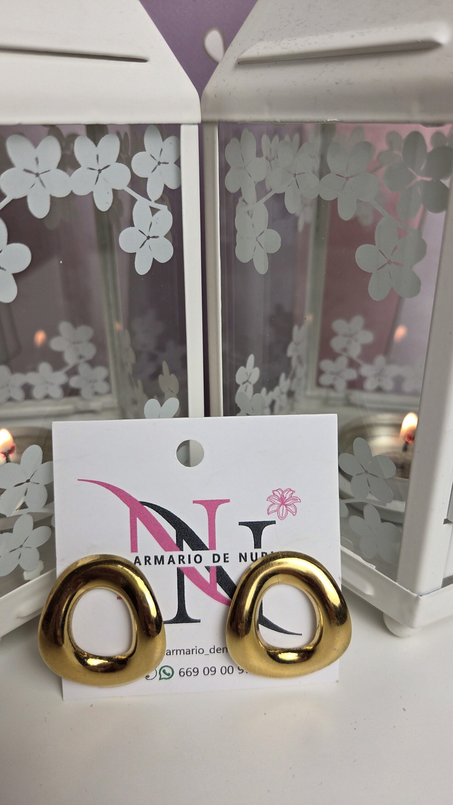 2026/09/1000095417-scaled.jpg pendientes donut dorado
