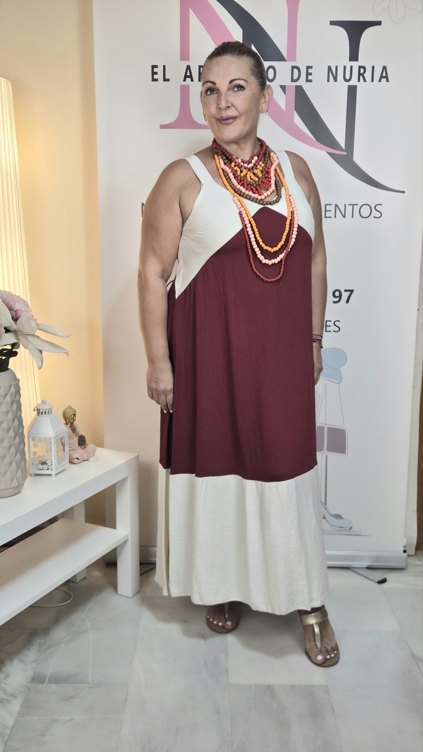 2026/09/1000269291-scaled.jpg vestido bicolor burdeos y marfil