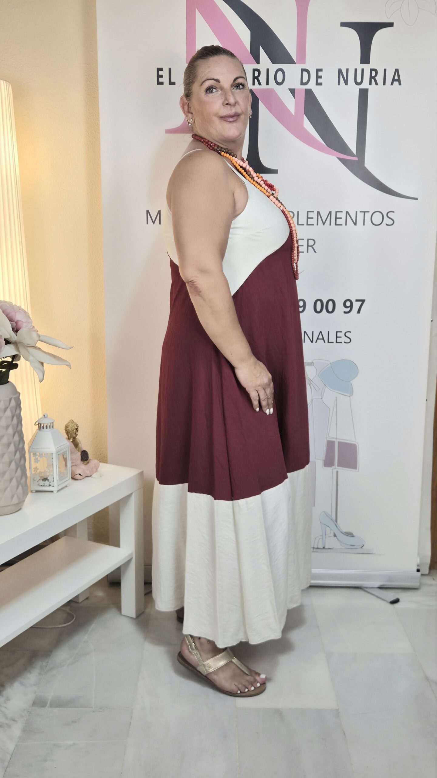2026/09/1000269294-scaled.jpg vestido bicolor burdeos y marfil