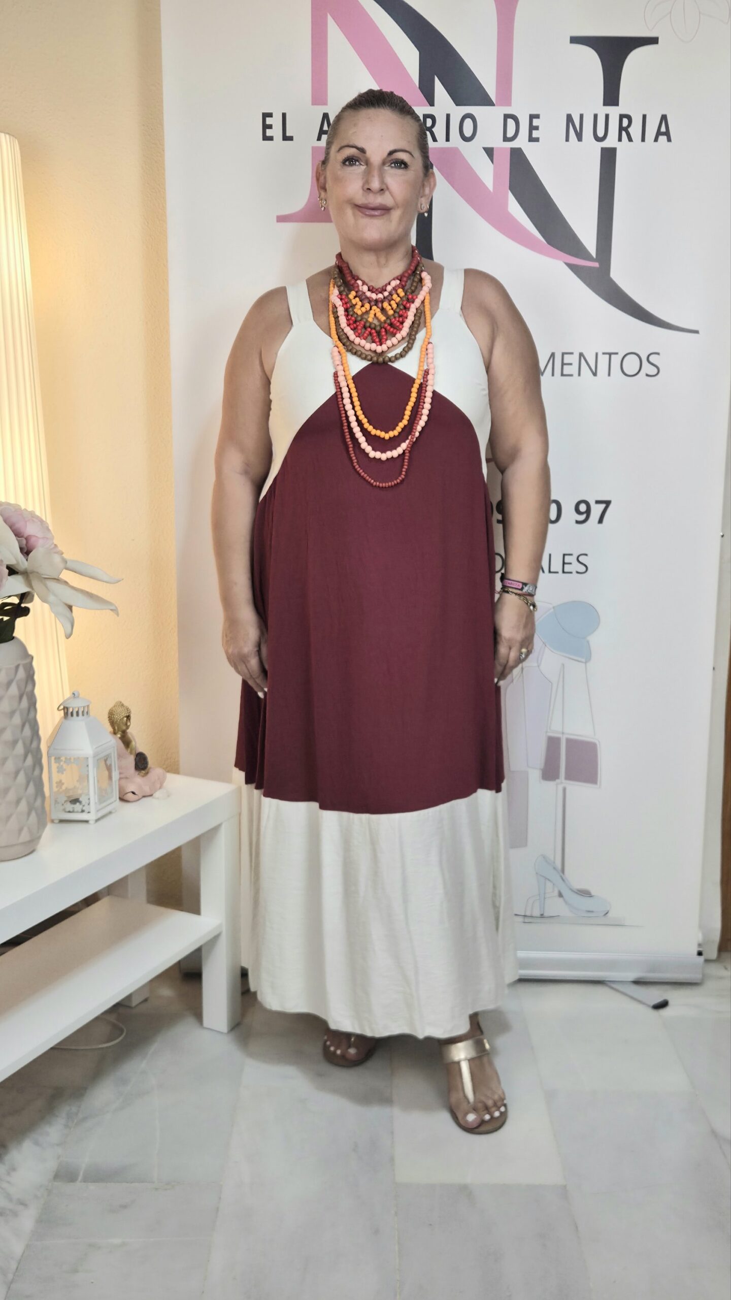2026/09/1000269295-scaled.jpg vestido bicolor burdeos y marfil