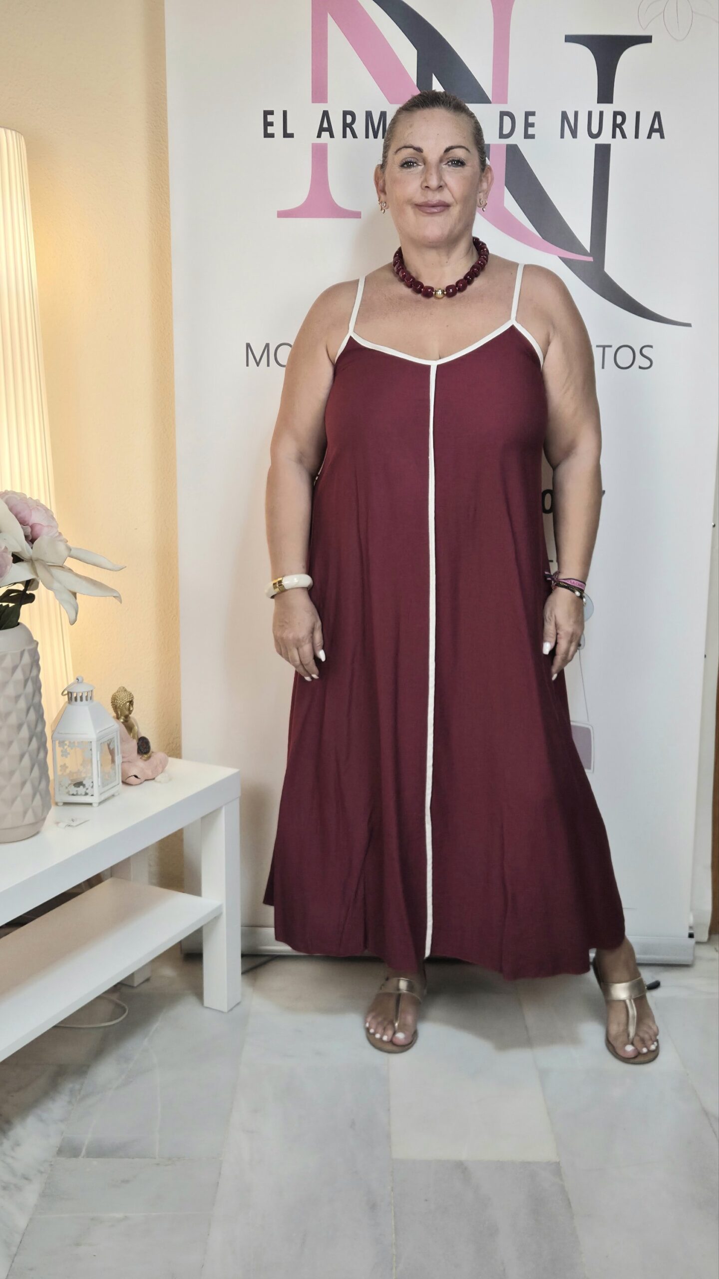 2026/09/1000275585-scaled.jpg vestido carmen burdeos y marfil