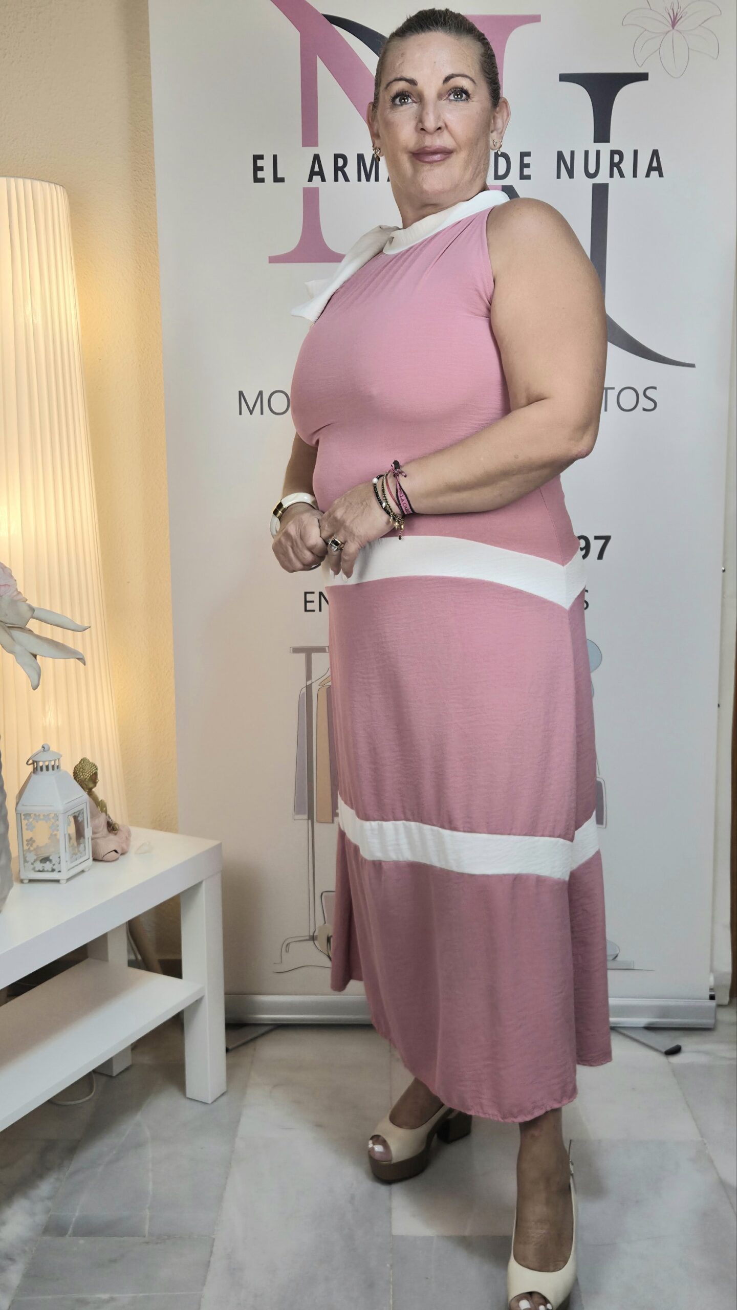 2026/09/1000275594-scaled.jpg vestido marilyn rosa y blanco