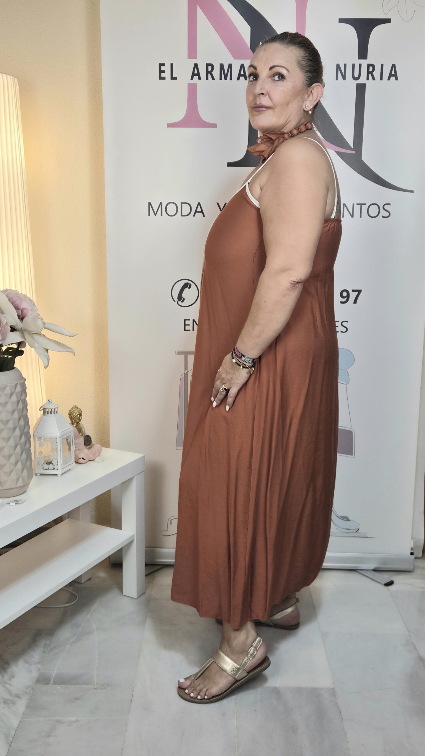2026/09/1000275611-scaled.jpg vestido carmen caldera y marfil