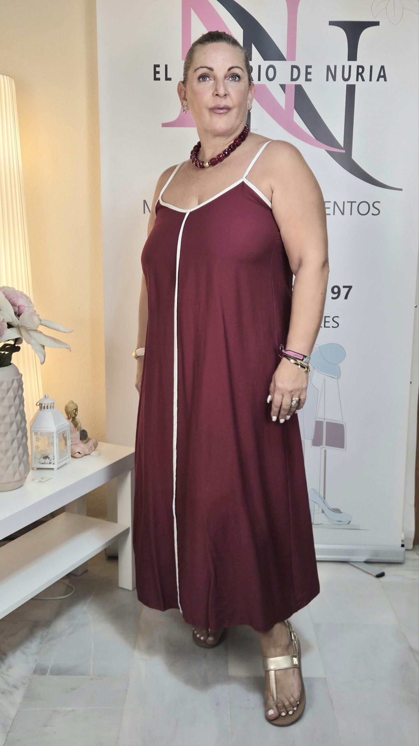 2026/09/1000275680-scaled.jpg vestido carmen burdeos y marfil