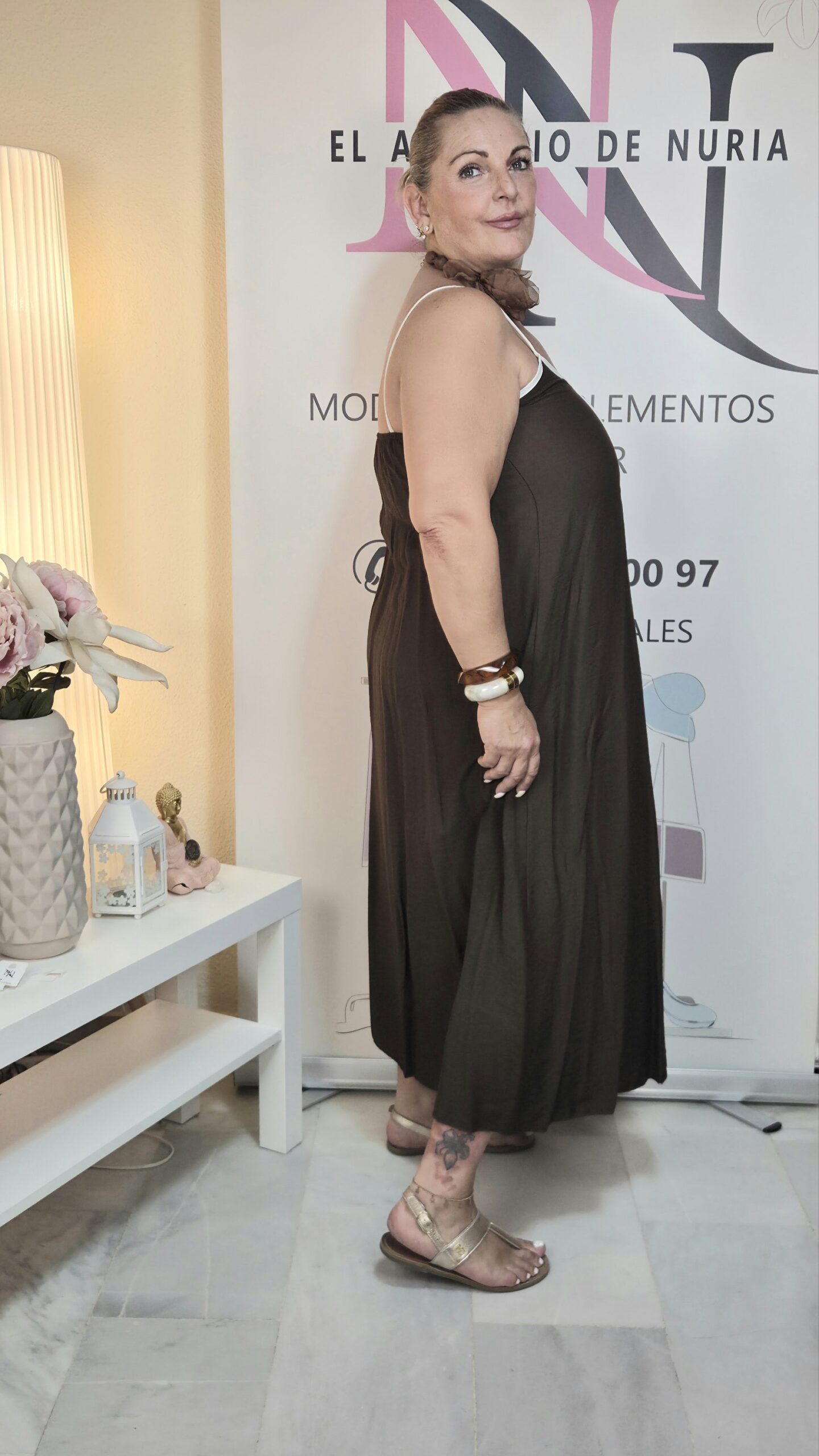 2026/09/1000275730-scaled.jpg vestido carmen marrón chocolate y marfil