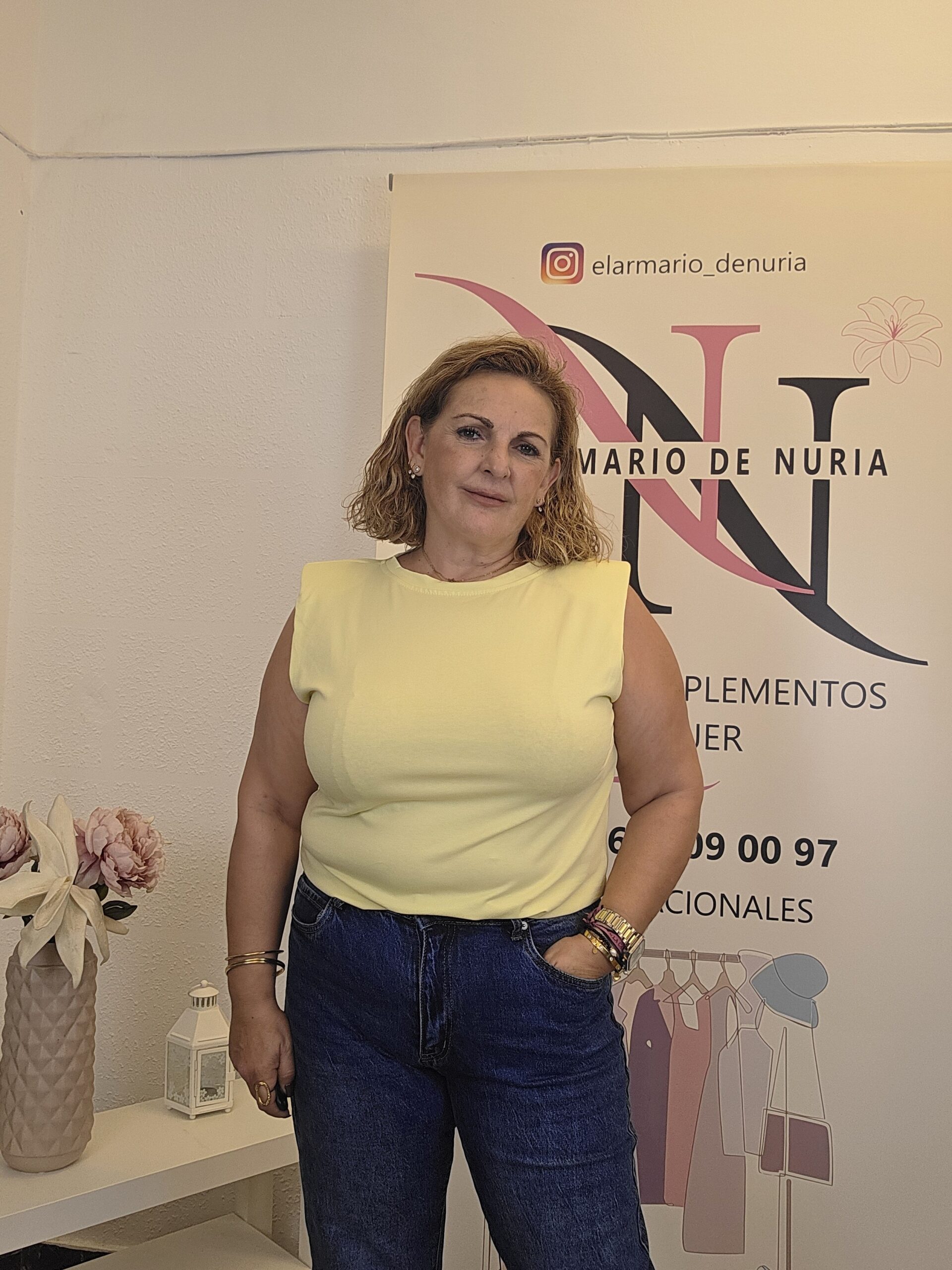 2026/10/1000316488-scaled.jpg camiseta hombreras nuria amarillo