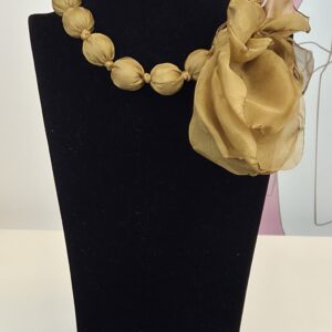 choker camelia verde