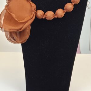 choker camelia terracota