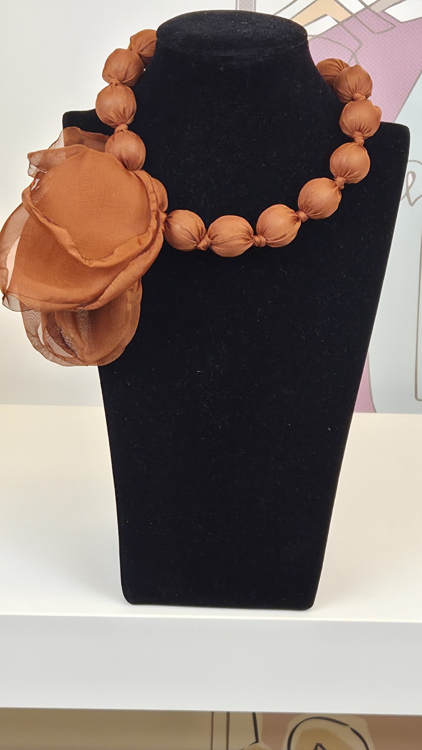2026/10/1000319875-scaled.jpg choker camelia terracota