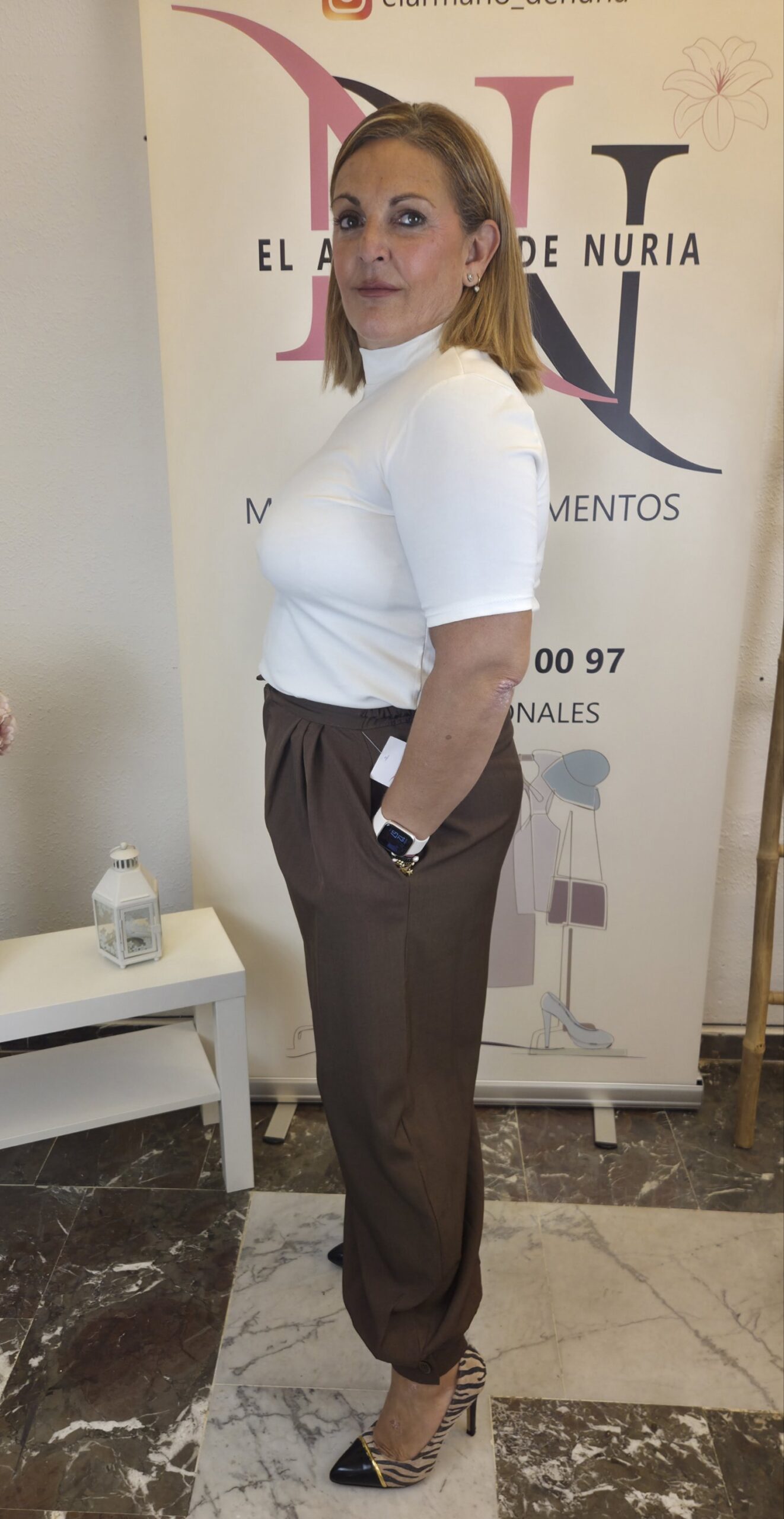 2026/10/1000331050-scaled.jpg camiseta perkins blanca