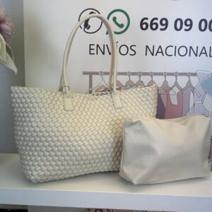 bolso tote trenzado lia blanco roto y neceser interior