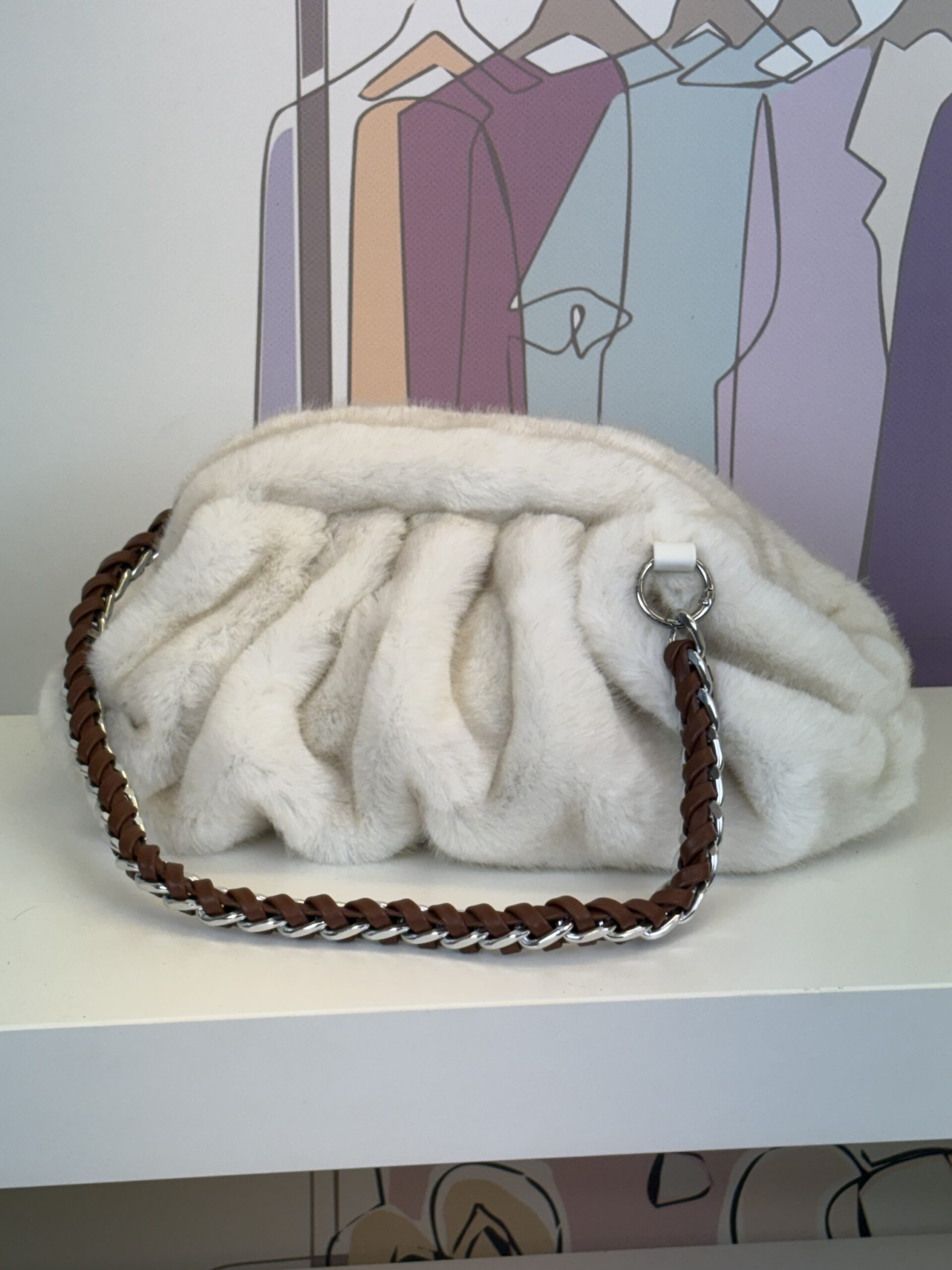 img_5062 bolso clutch nube teddy blanco
